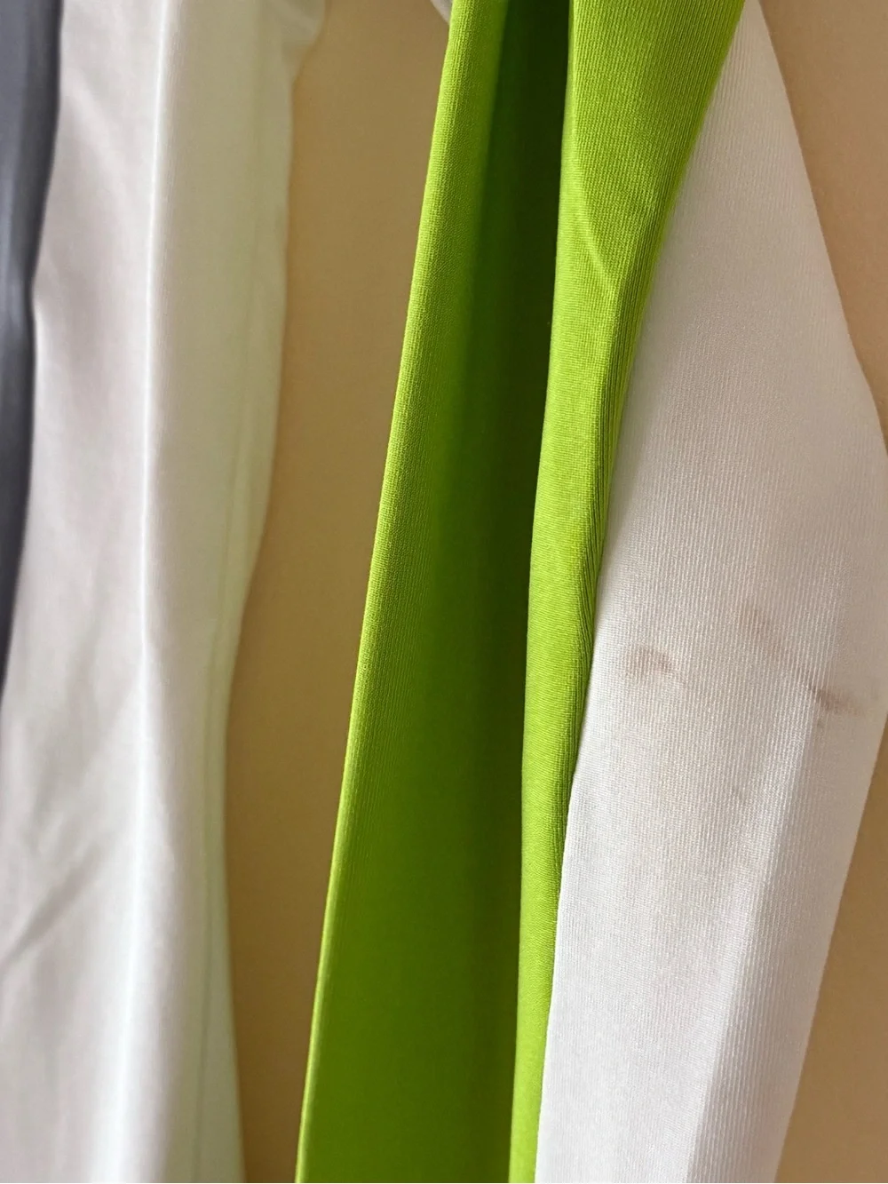 Cat & Jack Boys Gray and Lime Green Long Sleeve Rash Guard, Size M(8/10)